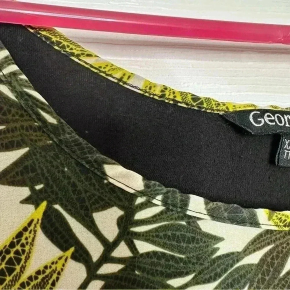 George Tank Top Sleeveless Leaves Yellow, Black, & Green Size XXL - Picture 2 of 16